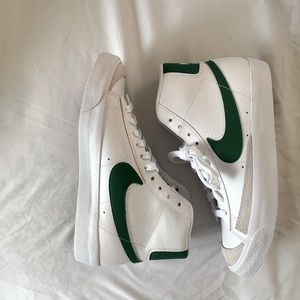 Nike Blazers size 7 rare Forest green color